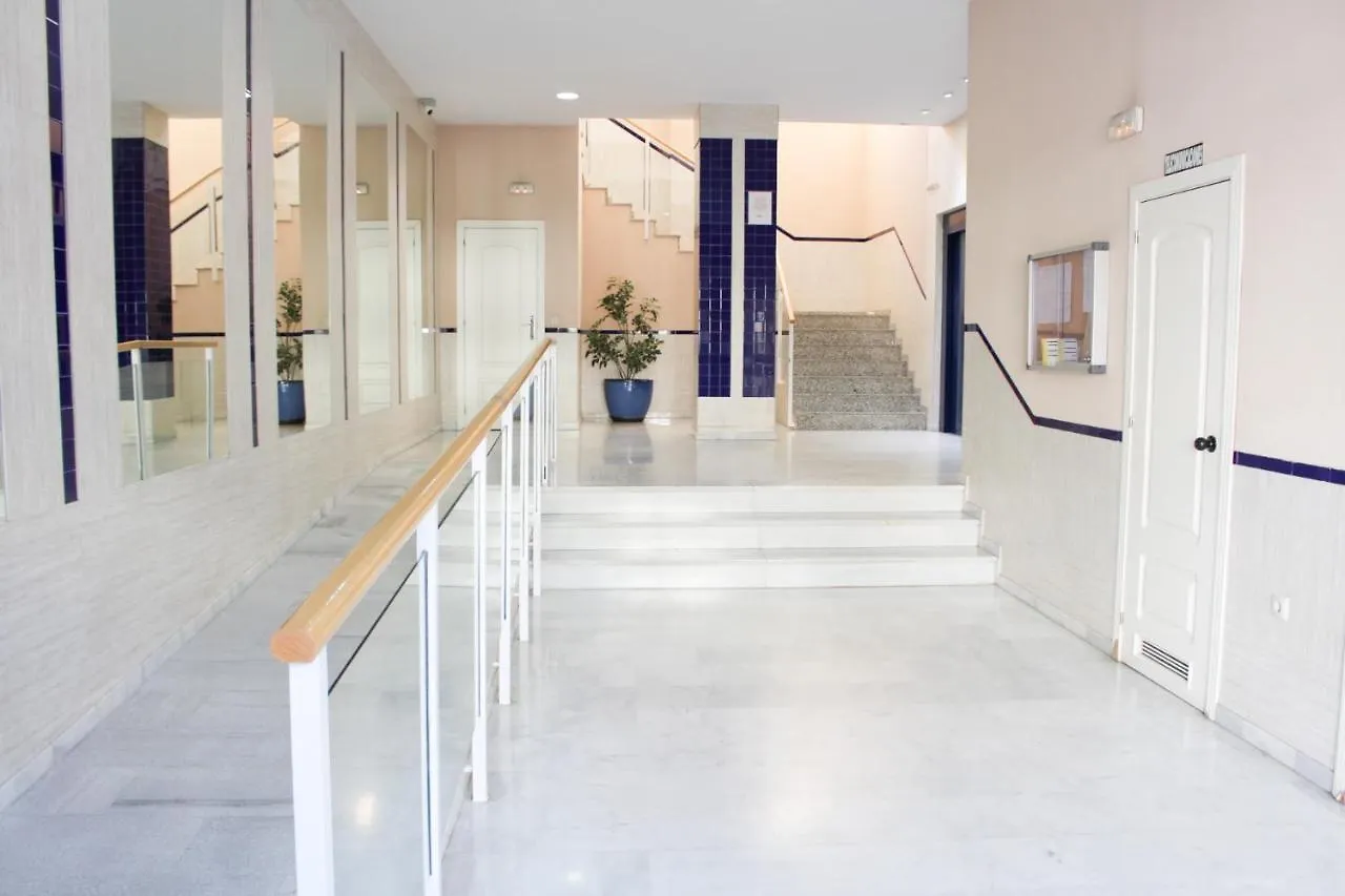 Lentiscares 118. Dos habitaciones con salida a la piscina. Torrox