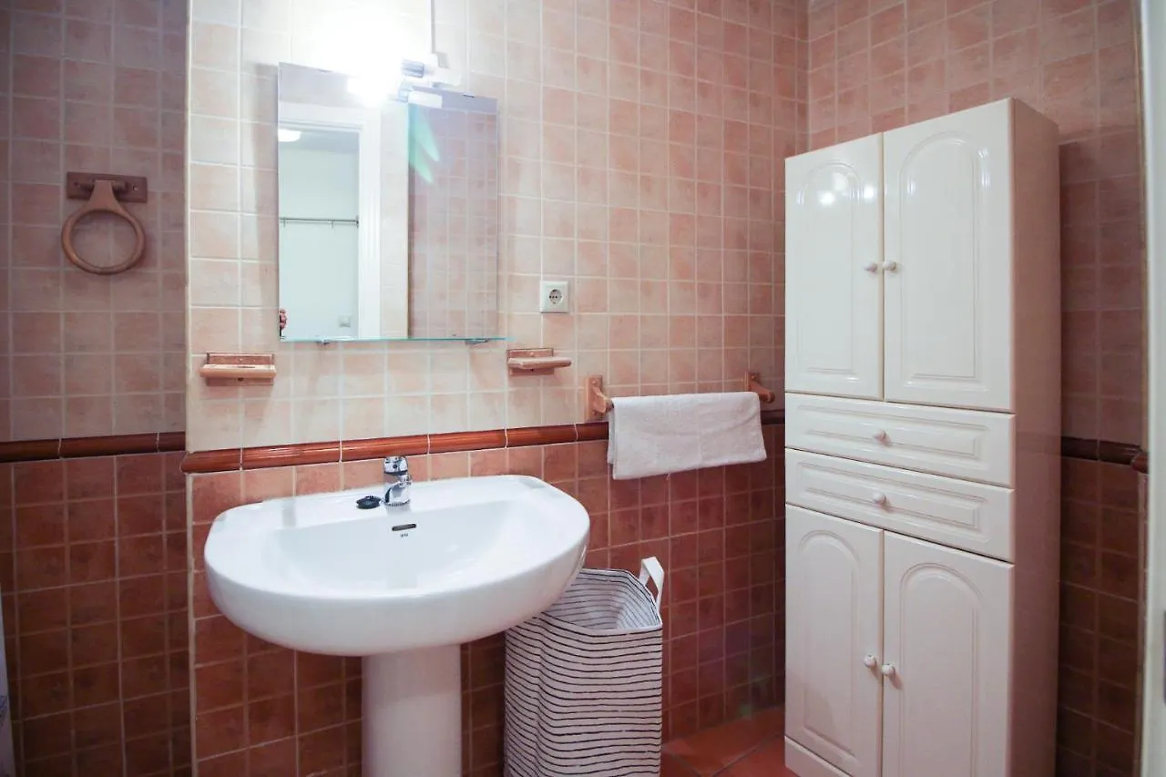Lentiscares 118. Dos habitaciones con salida a la piscina. Torrox