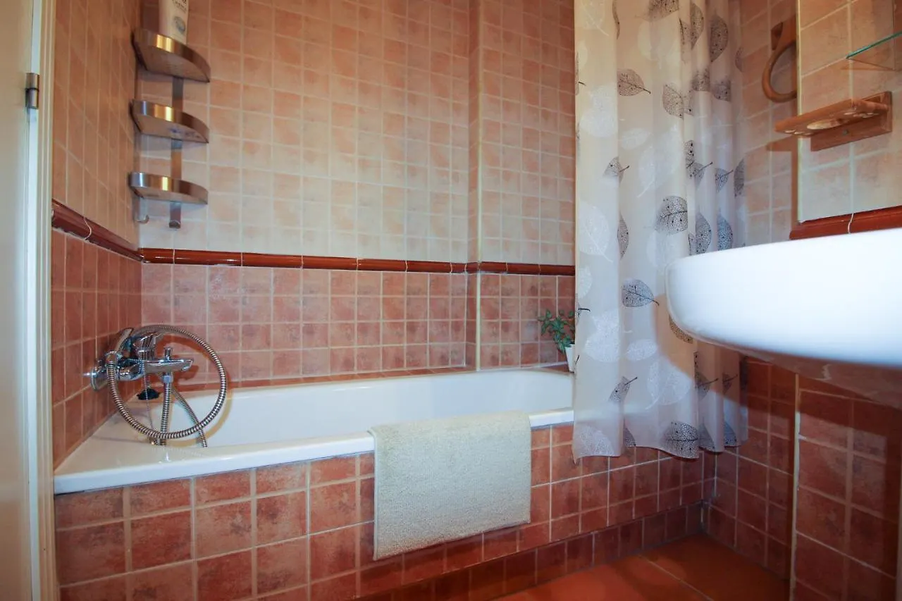 Lentiscares 118. Dos habitaciones con salida a la piscina. Torrox España